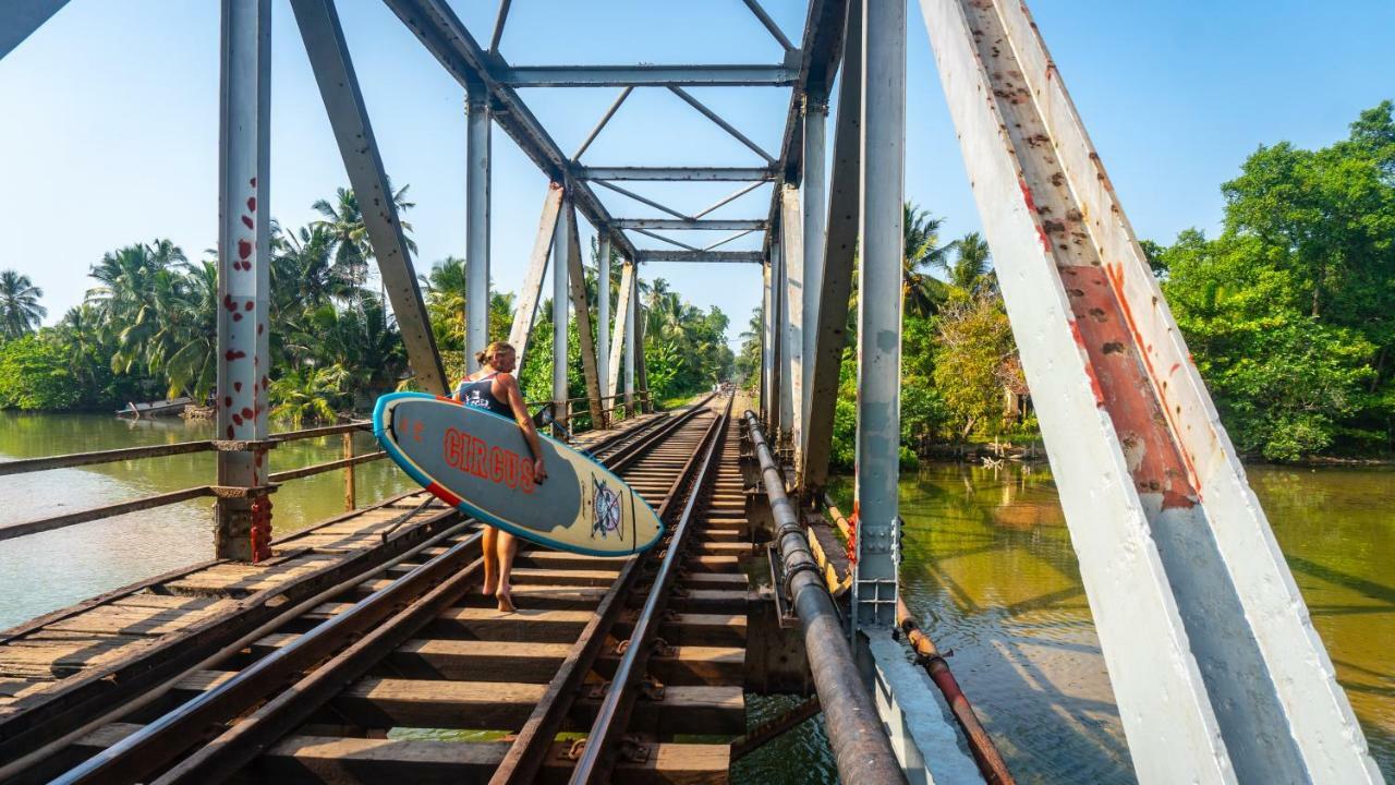 DodanduwaCircus Lagoon Hideaway住宿加早餐旅馆 外观 照片