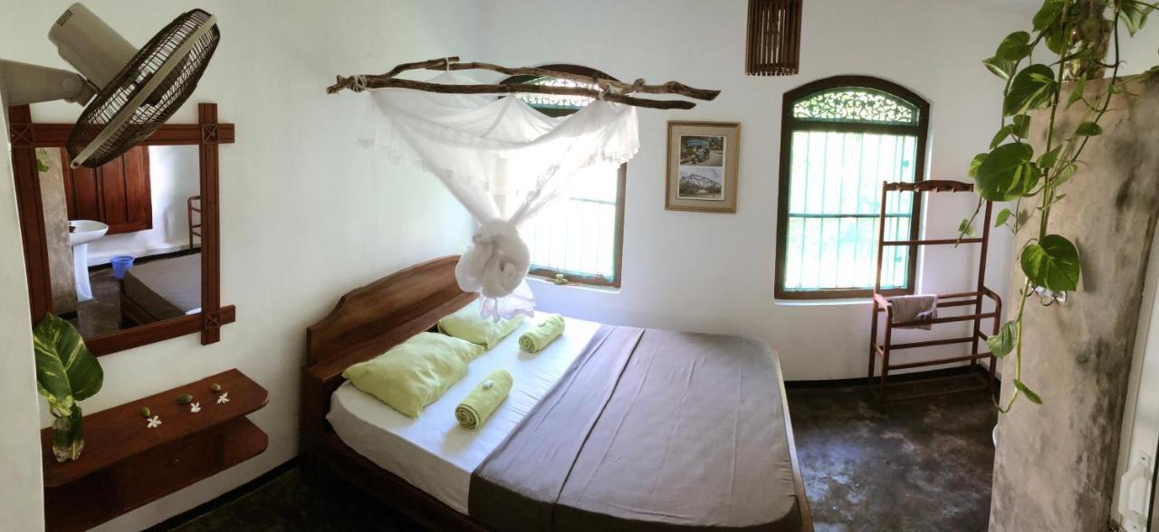 DodanduwaCircus Lagoon Hideaway住宿加早餐旅馆 外观 照片